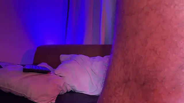 axel giracr online show from February 2026 09:35:02 PM