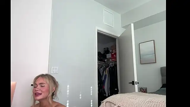 ElenaErickson online show from June 2026 12:32:02 AM