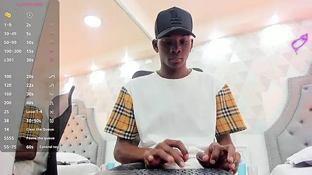 JacksonMuller  online show from December 2024 02:33:01 PM