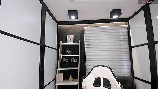 JacksonMuller  online show from March 2025 12:12:01 PM