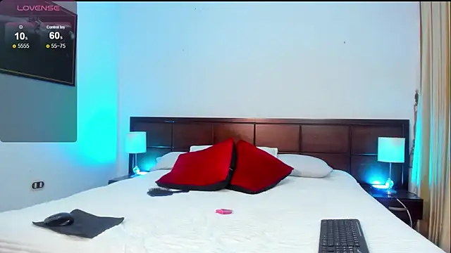 Snapshot of valery_camber chatting on December 2024 08:33:02 PM valery camber online show from December 2024 08:33:02 PM