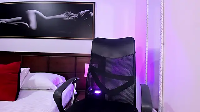 Snapshot of valery_camber chatting on March 2025 08:29:02 PM valery camber online show from March 2025 08:29:02 PM