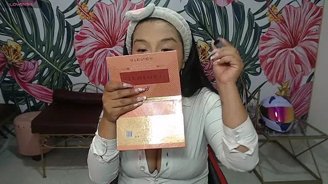 Small naughty  online show from April 2026 01:11:01 PM