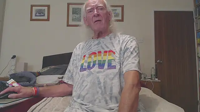 WaverlyKernow online show from November 2025 10:59:01 AM