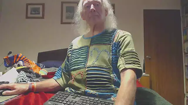 WaverlyKernow online show from February 2026 08:19:01 AM