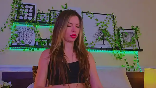 Real Tini online show from February 2025 12:16:02 PM