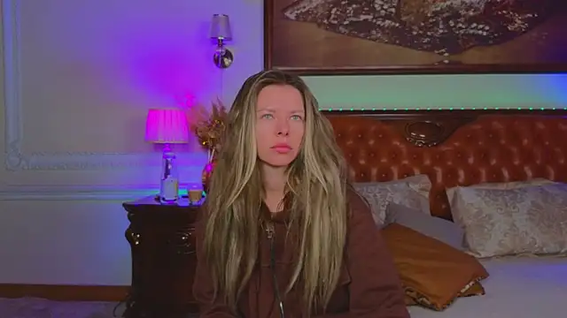 Real Tini online show from December 2025 06:07:01 AM