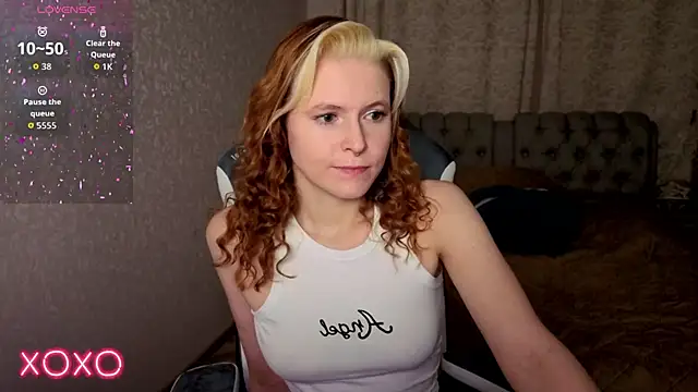 rocky foxy online show from October 2025 10:52:01 PM