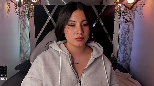 Lia 14  online show from December 2024 03:20:02 PM