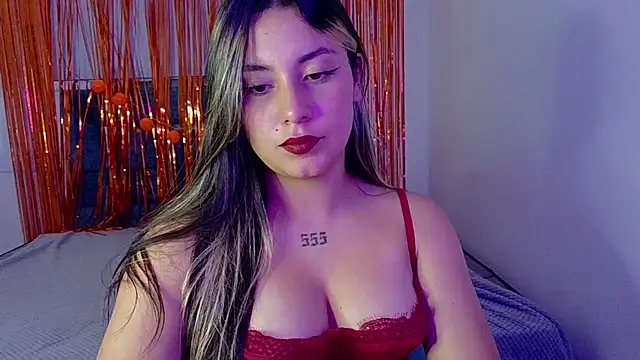 Lia 14  online show from November 2025 07:04:02 PM