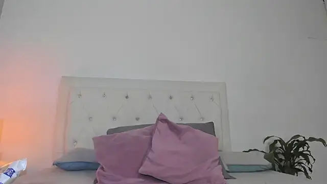 MELISSA ALVAREZ online show from November 2025 09:20:01 AM