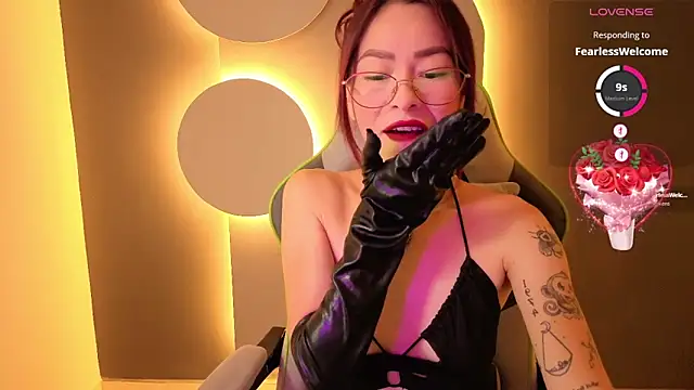 Snapshot of rosse_98_ chatting on May 2026 12:32:01 PM rosse 98 online show from May 2026 12:32:01 PM