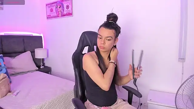 Snapshot of Megan_Miles02 chatting on November 2025 09:59:01 PM Megan Miles02 online show from November 2025 09:59:01 PM