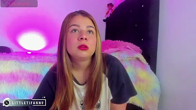 little tifanny82 online show from September 2025 01:00:02 PM