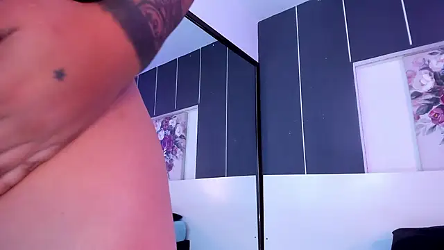 Alexxxholy online show from January 2025 01:49:01 PM