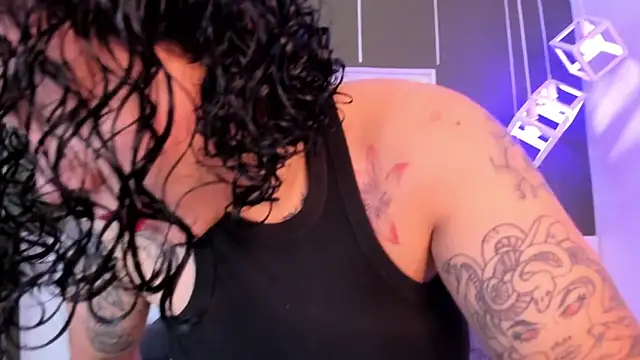 Alexxxholy online show from February 2025 01:44:02 PM