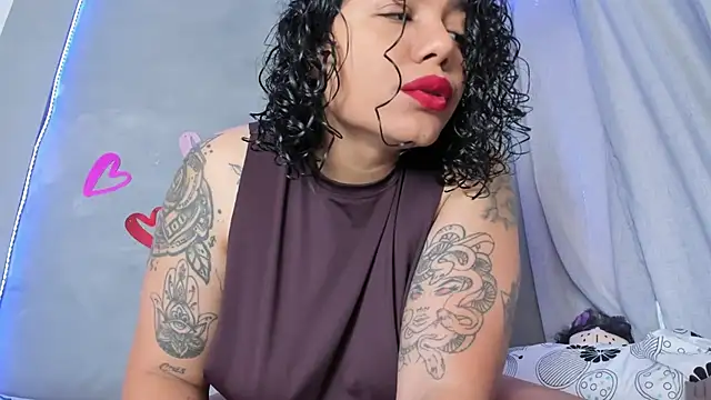 Alexxxholy online show from February 2026 12:05:02 PM