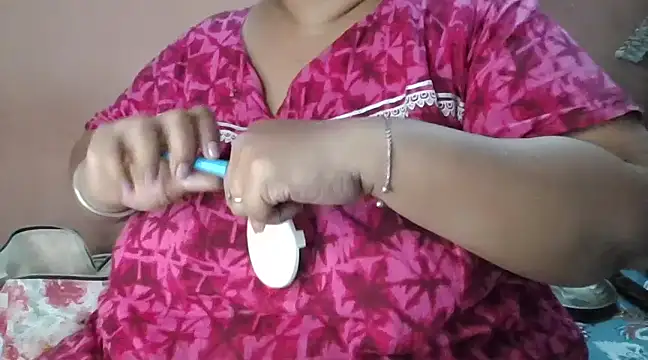 Snapshot of Ravina_patil1 chatting on January 2025 03:47:02 PM Ravina patil1 online show from January 2025 03:47:02 PM