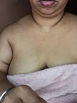 Snapshot of Ravina_patil1 chatting on February 2025 07:13:02 AM Ravina patil1 online show from February 2025 07:13:02 AM