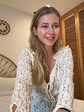 LunaRase online show from March 2025 06:54:02 AM