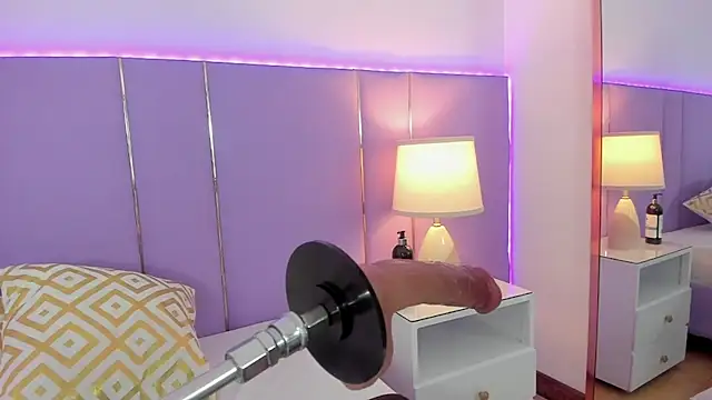 SophyRuiz  online show from September 2025 01:10:01 PM