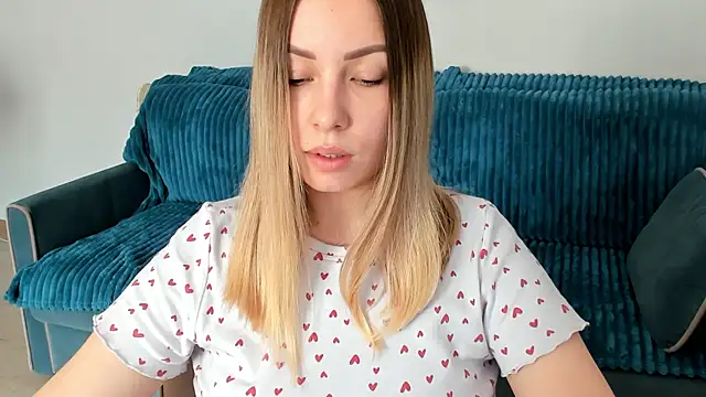 Snapshot of Mia_shy1 chatting on February 2025 07:40:01 AM Mia shy1 online show from February 2025 07:40:01 AM