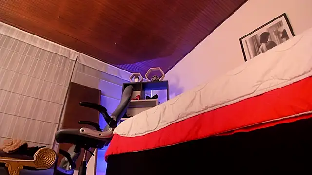 Moony 14 online show from November 2025 01:13:02 PM