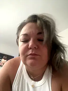 Snapshot of MikyVesela chatting on October 2025 07:41:01 AM MikyVesela online show from October 2025 07:41:01 AM