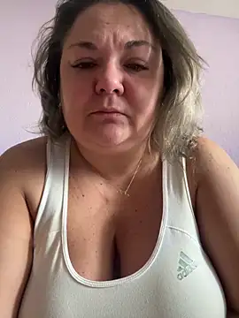 Snapshot of MikyVesela chatting on November 2025 08:05:02 AM MikyVesela online show from November 2025 08:05:02 AM