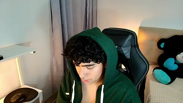 Snapshot of _nickconnor01 chatting on December 2024 11:08:01 PM nickconnor01 online show from December 2024 11:08:01 PM