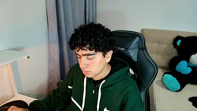 Snapshot of _nickconnor01 chatting on December 2024 11:40:02 PM nickconnor01 online show from December 2024 11:40:02 PM