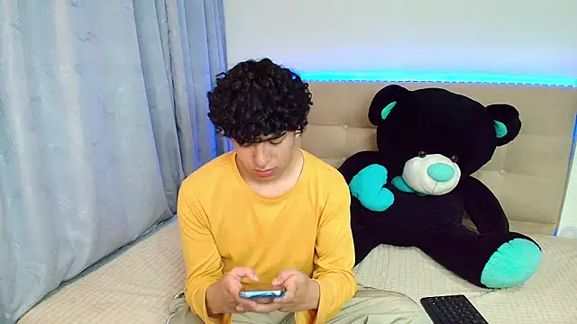 Snapshot of _nickconnor01 chatting on December 2024 01:34:02 AM nickconnor01 online show from December 2024 01:34:02 AM