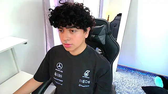 Snapshot of _nickconnor01 chatting on January 2025 08:21:01 PM nickconnor01 online show from January 2025 08:21:01 PM