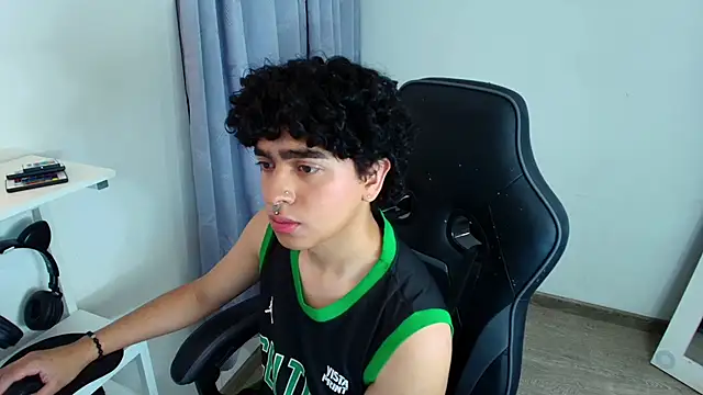 Snapshot of _nickconnor01 chatting on January 2025 12:38:01 AM nickconnor01 online show from January 2025 12:38:01 AM