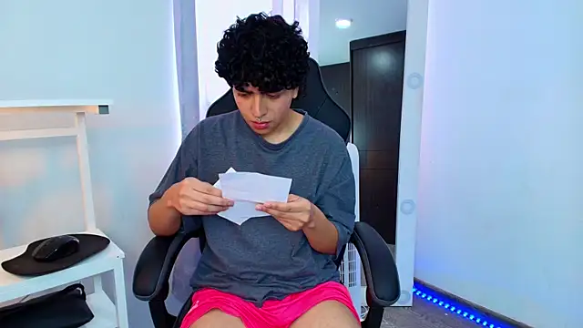 Snapshot of _nickconnor01 chatting on January 2025 08:04:01 PM nickconnor01 online show from January 2025 08:04:01 PM