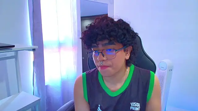 Snapshot of _nickconnor01 chatting on January 2025 03:28:02 PM nickconnor01 online show from January 2025 03:28:02 PM