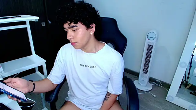 Snapshot of _nickconnor01 chatting on January 2025 08:46:01 PM nickconnor01 online show from January 2025 08:46:01 PM