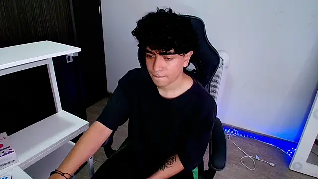 Snapshot of _nickconnor01 chatting on February 2025 08:35:02 PM nickconnor01 online show from February 2025 08:35:02 PM