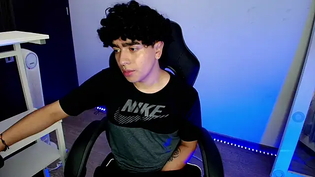 Snapshot of _nickconnor01 chatting on February 2025 10:41:01 PM nickconnor01 online show from February 2025 10:41:01 PM