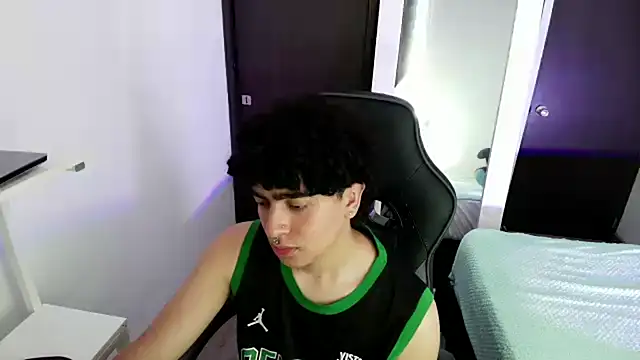 Snapshot of _nickconnor01 chatting on February 2025 08:41:02 PM nickconnor01 online show from February 2025 08:41:02 PM