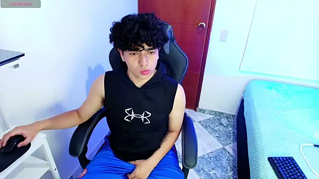 Snapshot of _nickconnor01 chatting on March 2025 12:32:01 AM nickconnor01 online show from March 2025 12:32:01 AM