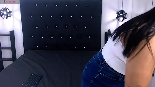 Mels  online show from March 2025 07:29:02 PM