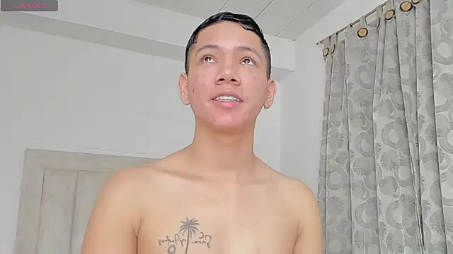 Snapshot of JulianRose_1 chatting on February 2025 11:12:01 AM JulianRose 1 online show from February 2025 11:12:01 AM