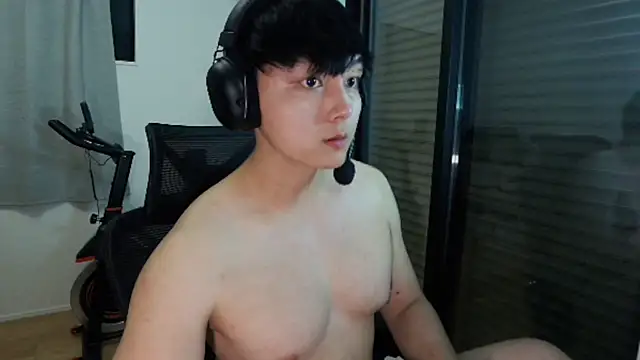 Tkcqcc online show from October 2025 04:17:01 PM