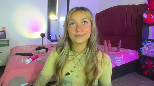 alisson zafiro  online show from December 2024 03:15:01 PM