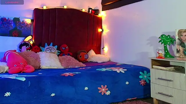 alisson zafiro  online show from September 2025 03:19:01 AM