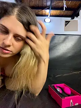 FlorBich online show from January 2026 12:02:01 AM