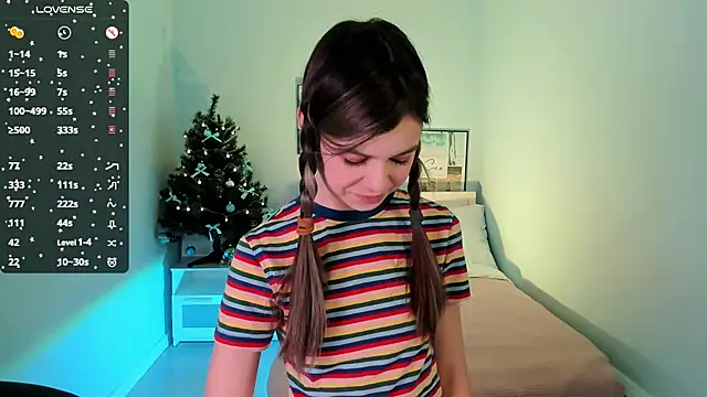 Snapshot of Lil_Amelie chatting on January 2025 06:48:02 AM Lil Amelie online show from January 2025 06:48:02 AM