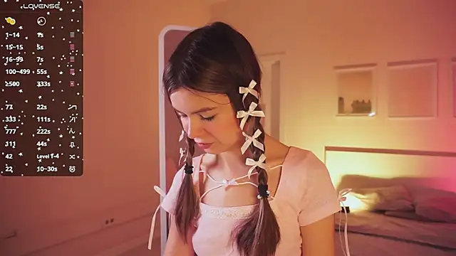 Snapshot of Lil_Amelie chatting on February 2025 02:02:01 PM Lil Amelie online show from February 2025 02:02:01 PM