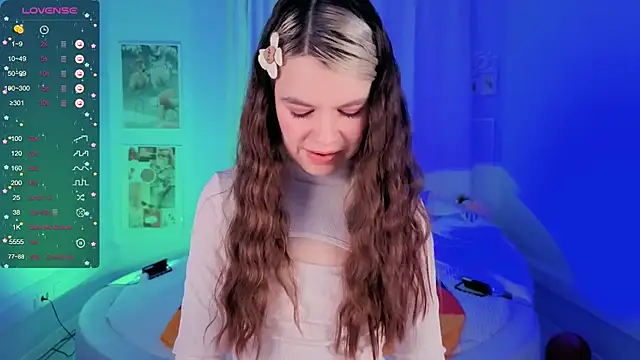 Snapshot of Lil_Amelie chatting on September 2025 01:56:02 PM Lil Amelie online show from September 2025 01:56:02 PM